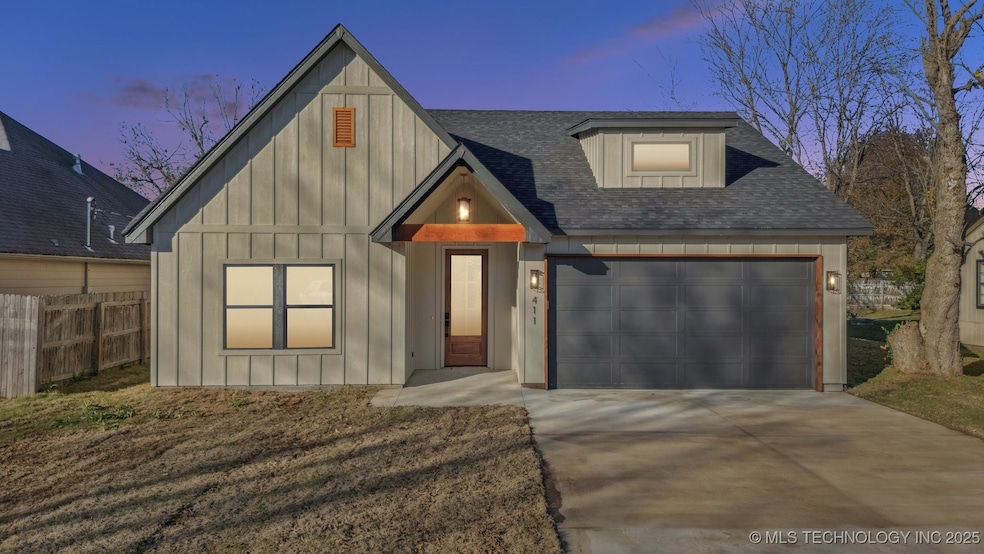 411 Pine Ave, Skiatook, OK 74070 - photo 1