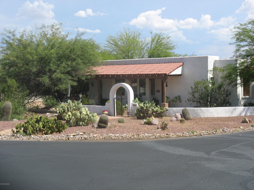 2001 Doubletree Front