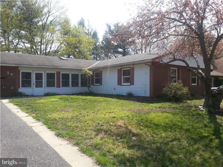 54 Club House Dr, Willingboro, NJ 08046 - photo 1