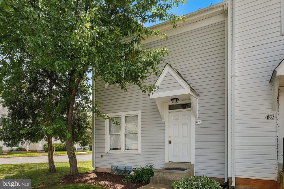 801 Madison Ct unit 30, Stafford, VA 22556 - photo 1