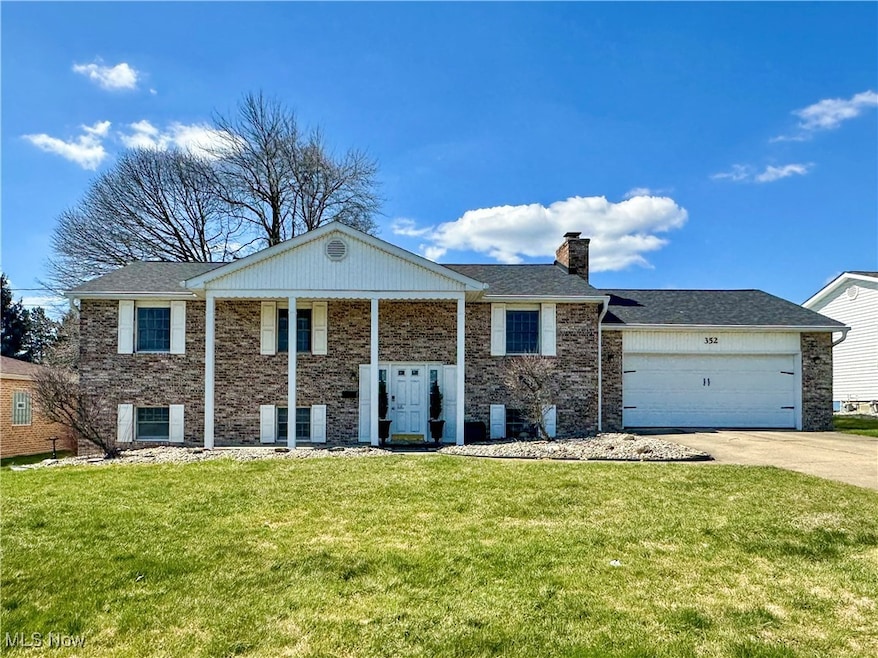 352 N Rhodes Ave, Niles, OH 44446 - photo 1