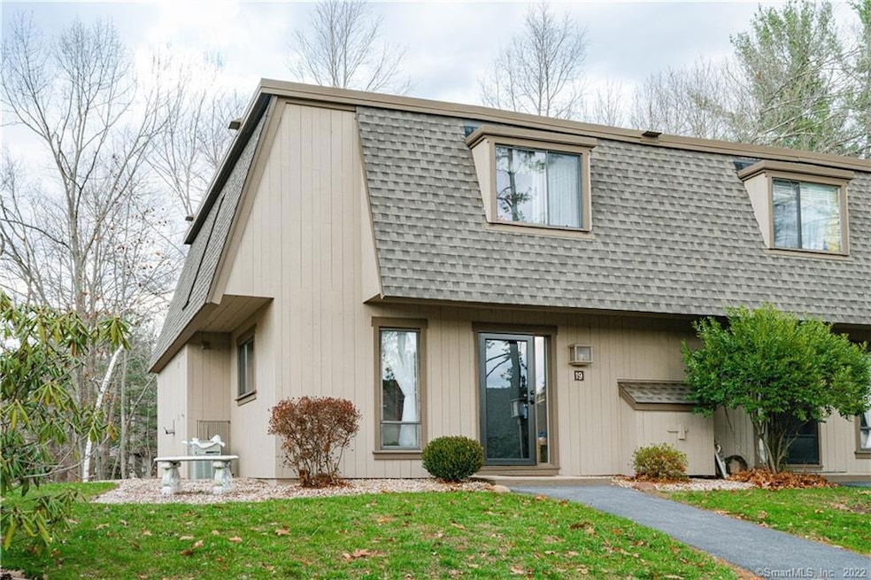19 Crocus Ln unit 19, Avon, CT 06001 - photo 1