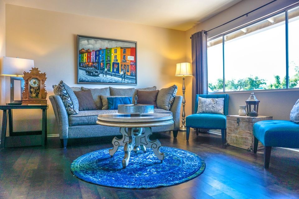 Bright & Cheery Living Room