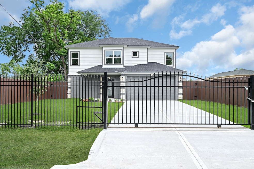 8202 Willow St, Houston, TX 77088 - photo 1