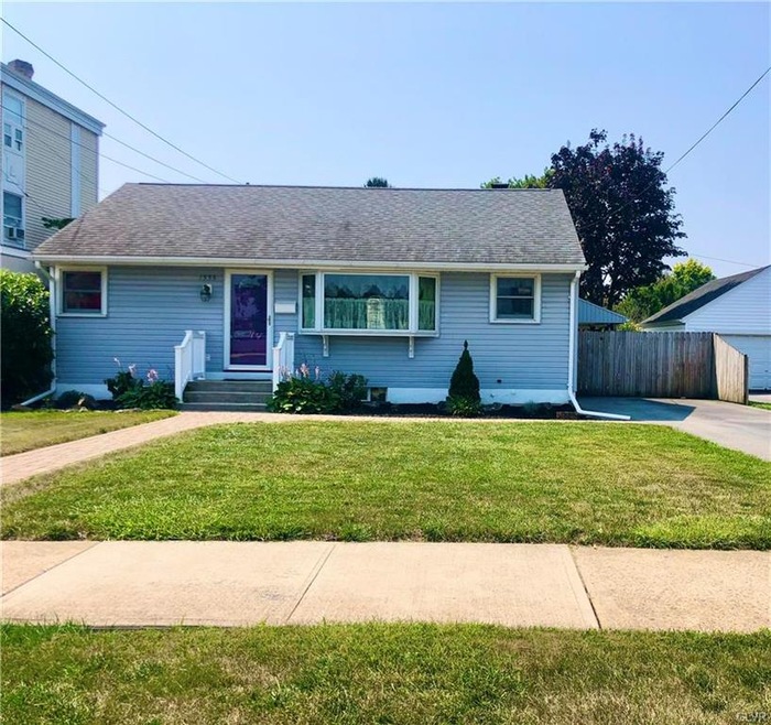 1335 Catasauqua Rd, Bethlehem, PA 18017 - photo 1