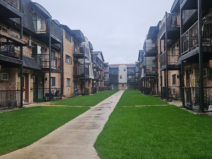 5349 N Delphia Ave unit 150, Chicago, IL 60656 - photo 1