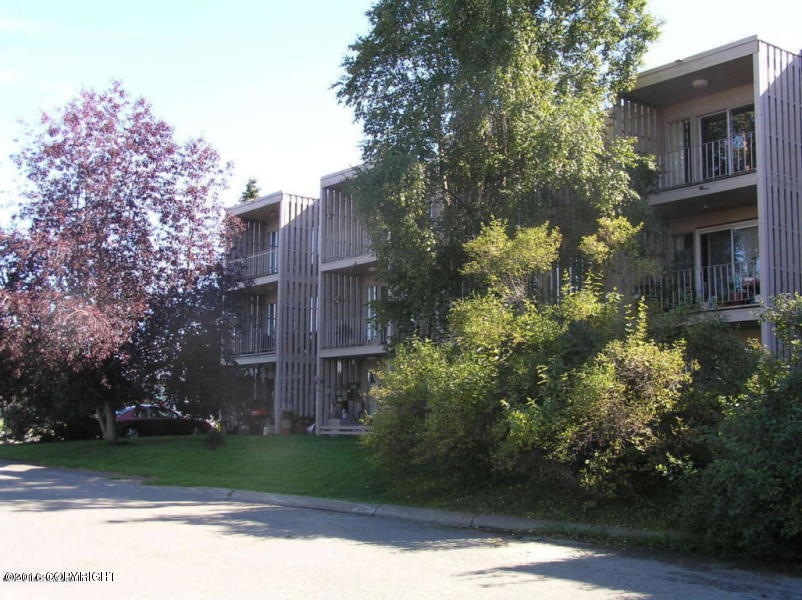2400 Barrow St unit 201, Anchorage, AK 99503 - photo 1