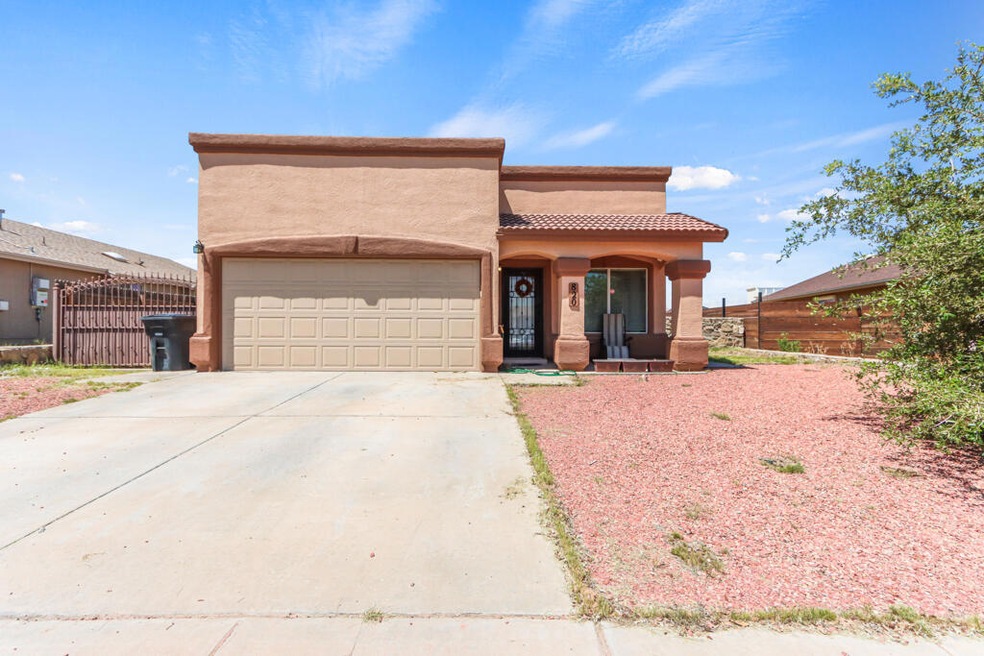 820 Desert Cactus Dr, Horizon City, TX 79928 - photo 1