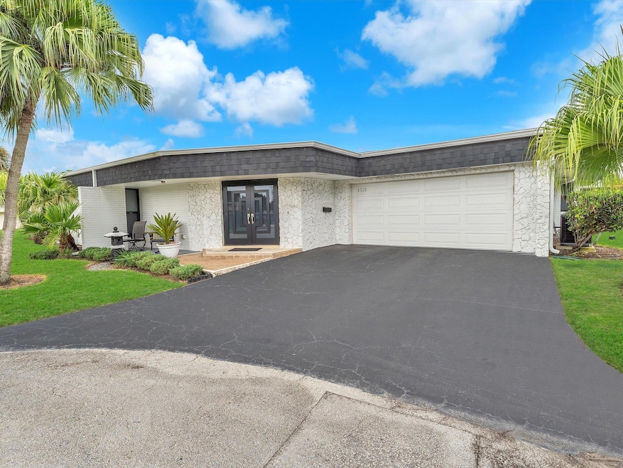 5310 Mango Cir, Tamarac, FL 33319 - photo 1