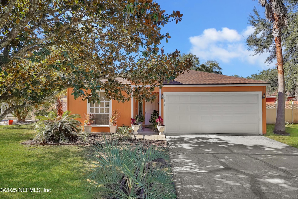 8222 Lake Woodbourne Dr E, Jacksonville, FL 32217 - photo 1