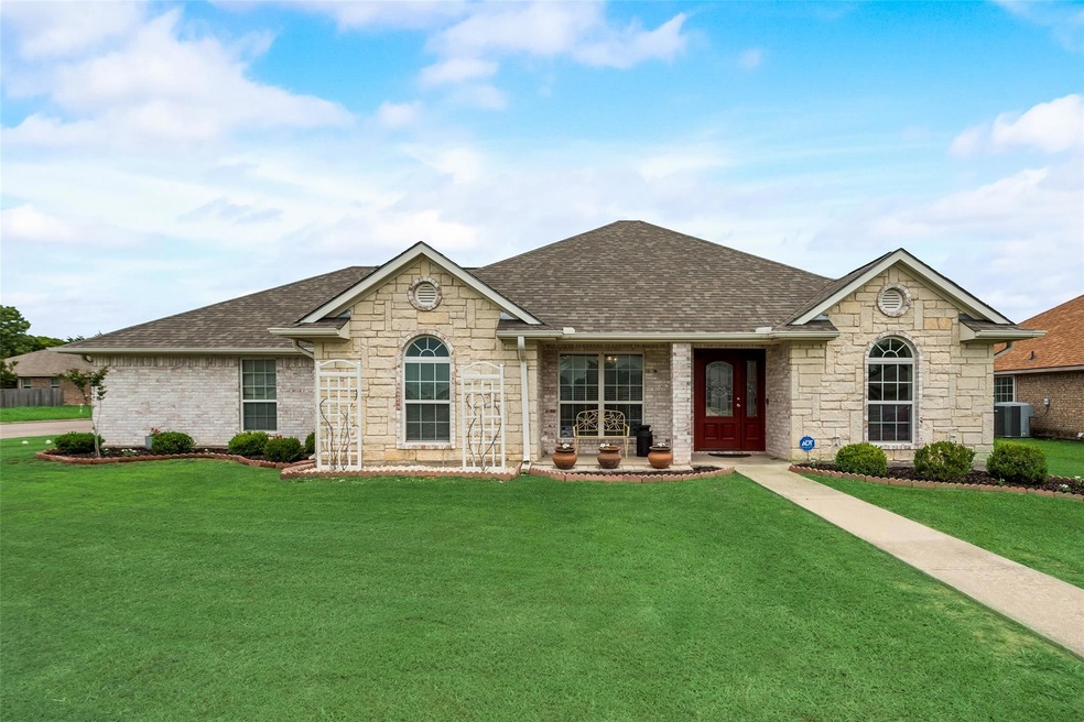 100 Westwood Ct, Bonham, TX 75418 - photo 1