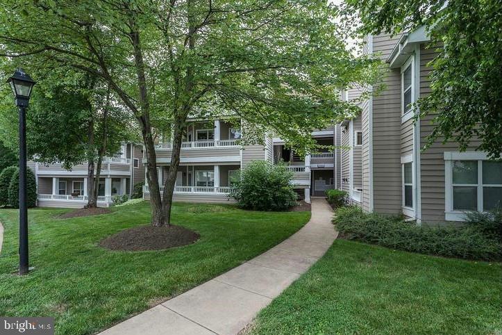 14314 Climbing Rose Way unit 202, Centreville, VA 20121 - photo 1