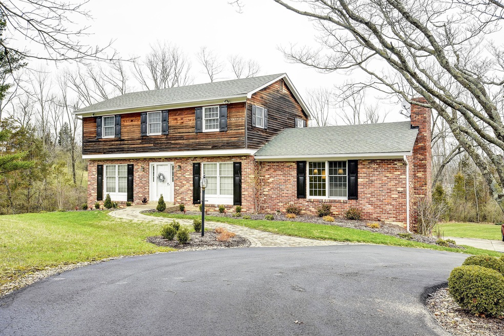 1207 Laurelwood Dr, Crestwood, KY 40014 - photo 1