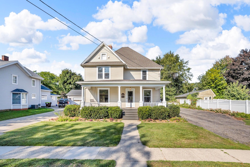 207 S Union St, Tecumseh, MI 49286 - photo 1