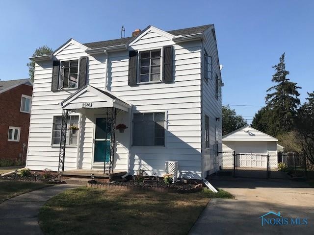 2536 Castleton Ave, Toledo, OH 43613 - photo 1