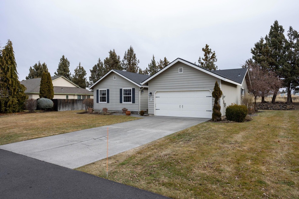 21-web-or-mls-3375 NE Stonebrook Loop-21