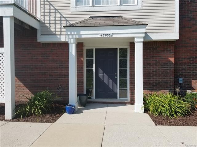 45960 Rhodes Dr unit 342, Macomb, MI 48044 - photo 1