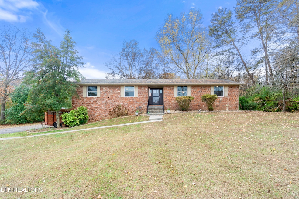 204 Anderson Dr, Knoxville, TN 37920 - photo 1