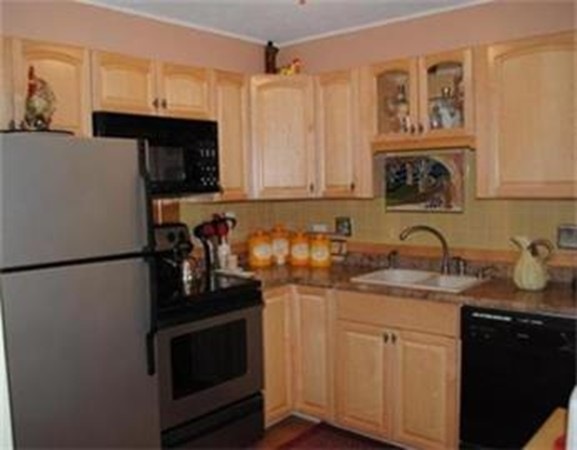 16 Williamsburg Ct unit 24, Shrewsbury, MA 01545 - photo 1