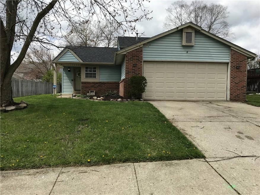 4224 Robertson Blvd is a tri-level with over 2000 square feet. The property offers 4 bedrooms, 2 bathrooms, living room, eat-in kitchen, basement, covered front porch, rear patio and a nice size yard for entertaining.