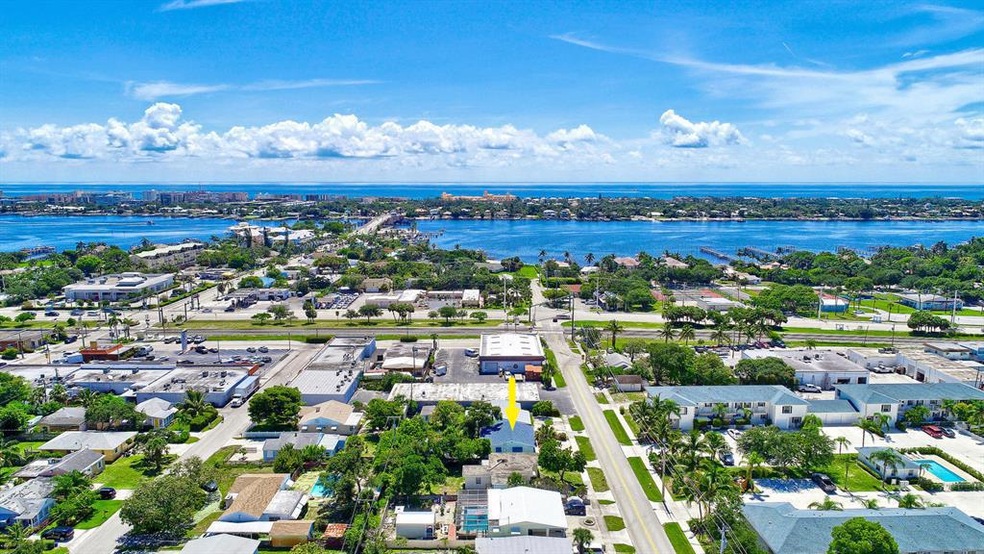 323 W Pine St Lantana FL 33462-large-001