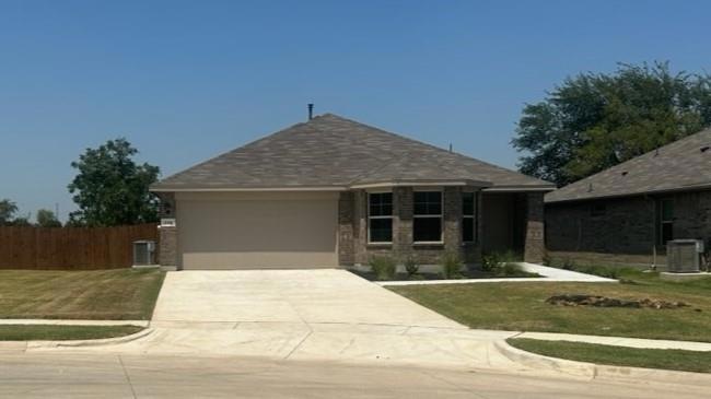 336 Bronze Cir E, Springtown, TX 76082 - photo 1