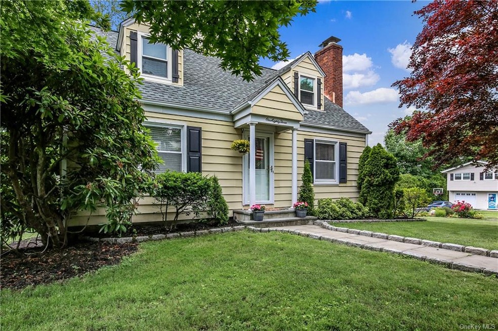 183 Manhattan Ave, Hawthorne, NY 10532 - photo 1