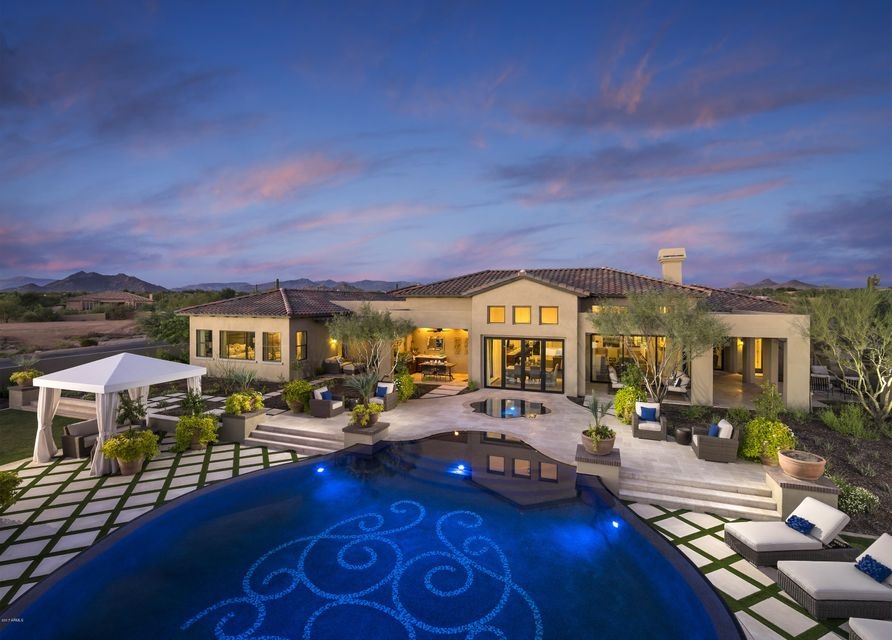 Vacaro Pool Exterior