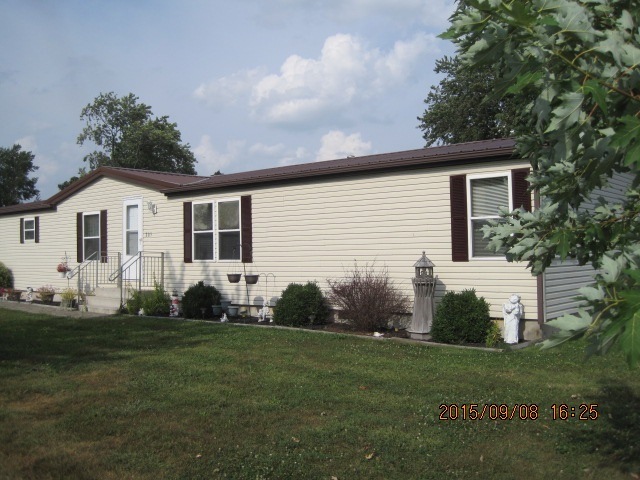 205 N Perry St, Kirklin, IN 46050 - photo 1