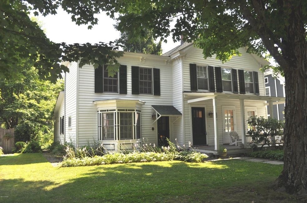 203 W Catharine St, Milford, PA 18337 - photo 1