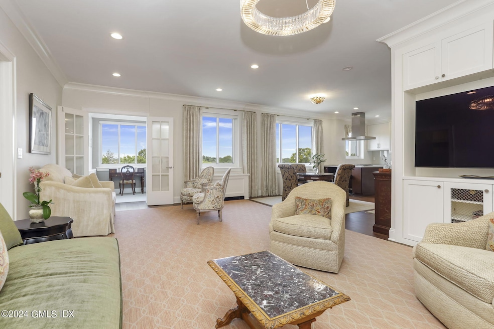 Greenwich Lodge unit 5A, Greenwich, CT 06830 - photo 1