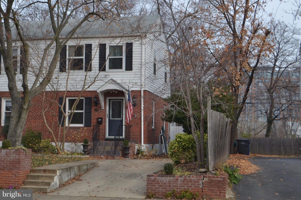 2262 Arlington Terrace, Alexandria, VA 22303 - photo 1