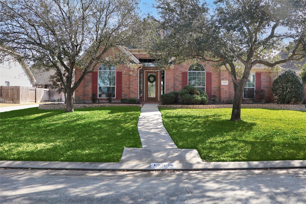1.5 story with detached garage and cul de sac lot.