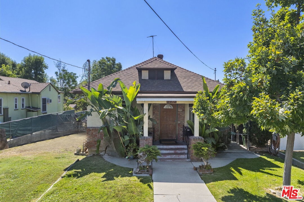 Pending $950,000 • Co-Listing Agent