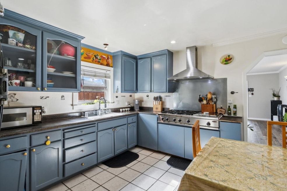 Sold $1,290,000 • Co-Listing Agent