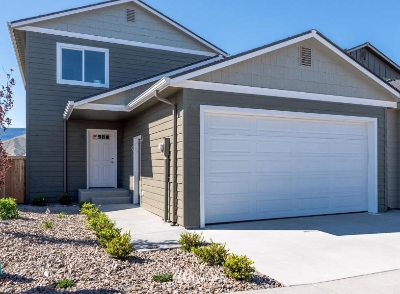 475 S Kansas Loop, East Wenatchee, WA 98802 - photo 1