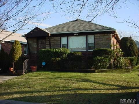 262-04 59th Ave, Little Neck, NY 11362 - photo 1