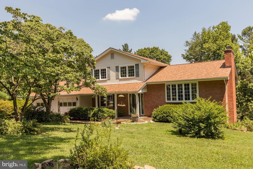 8010 Hillcrest Dr, Manassas, VA 20111 - photo 1