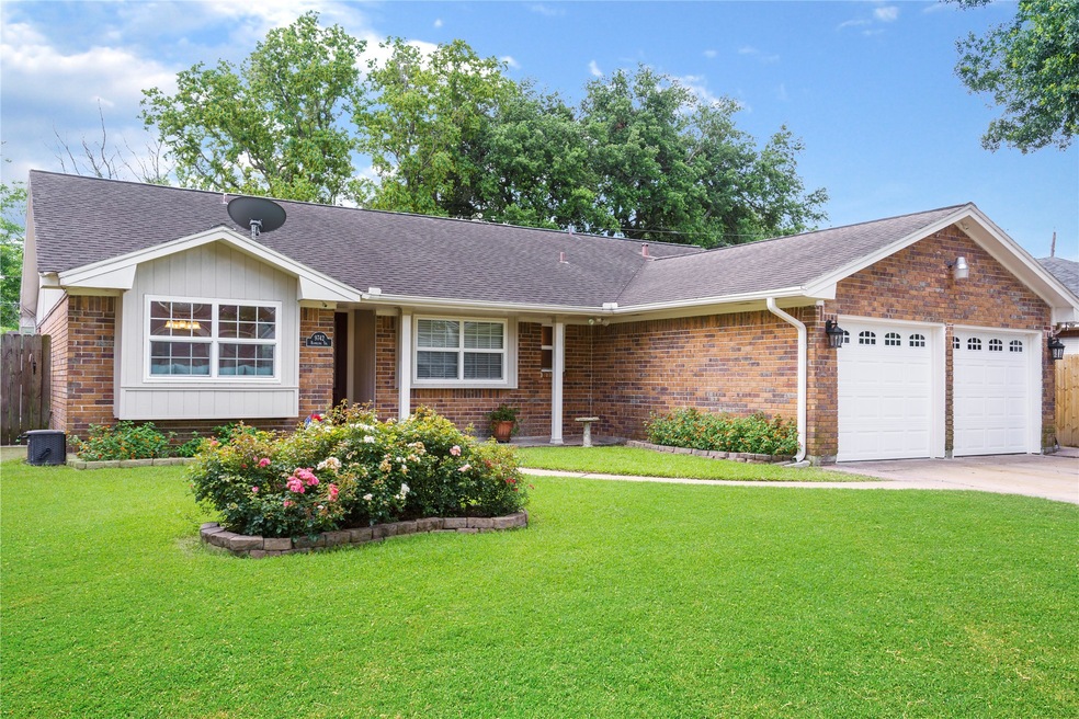 9742 Rambling Trail, Houston, TX 77089 - photo 1