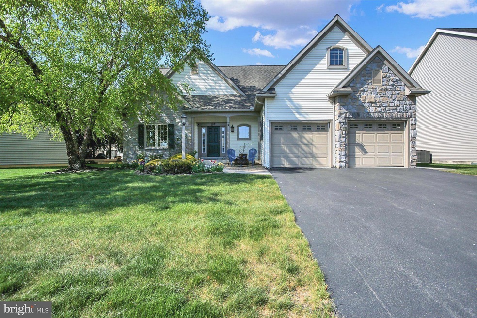 107 Charlan Blvd, Mount Joy, PA 17552 - photo 1