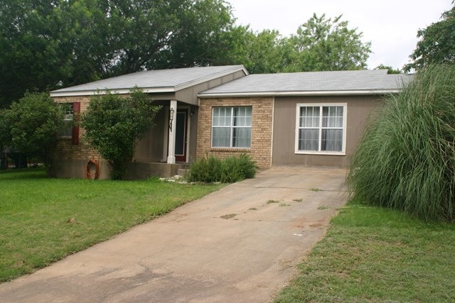 243 Northwest Dr, Fredericksburg, TX 78624 - photo 1