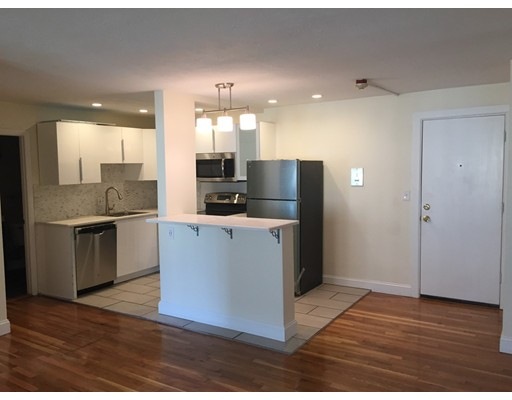 14 Pearl St unit 12, Boston, MA 02110 - photo 1