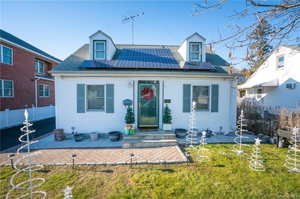 121 Maple Place, Yonkers, NY 10704 - photo 1