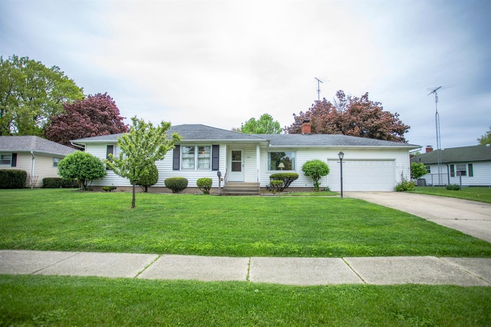 1104 Walton Ave, La Porte, IN 46350 - photo 1