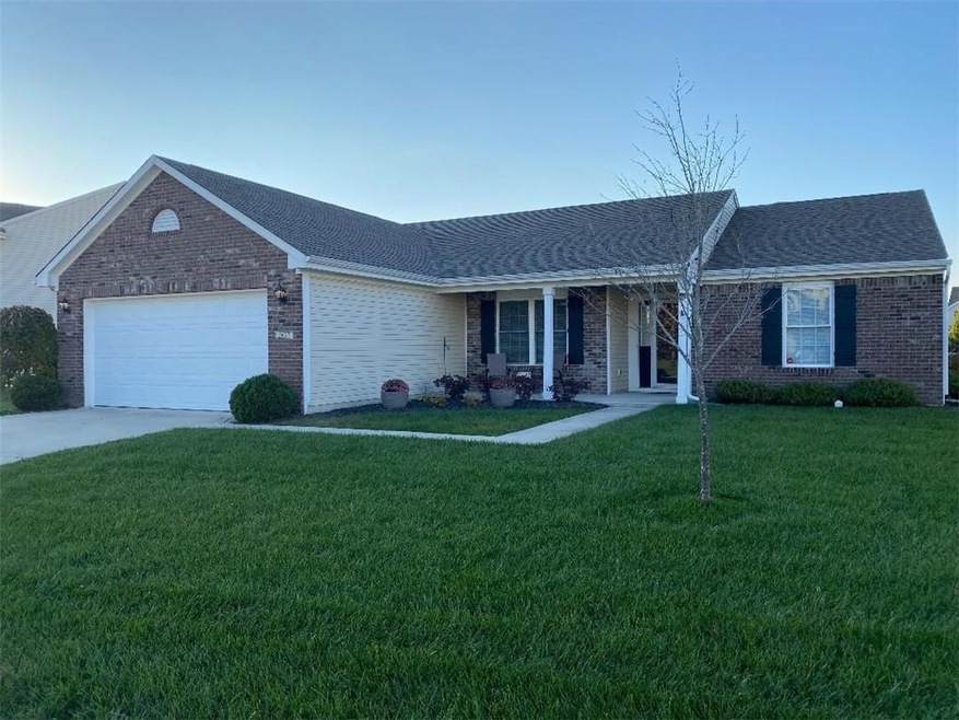 2632 Wildflower Ln, Greenwood, IN 46143 - photo 1