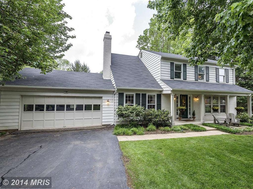 9827 Fosbak Dr, Vienna, VA 22182 - photo 1