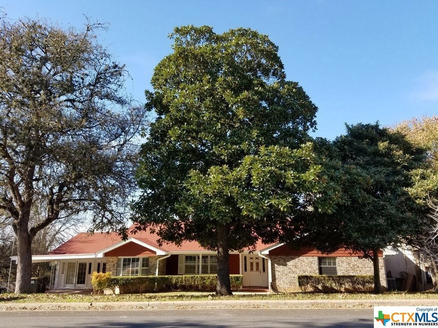 112 Nichols Dr, San Marcos, TX 78666 - photo 1