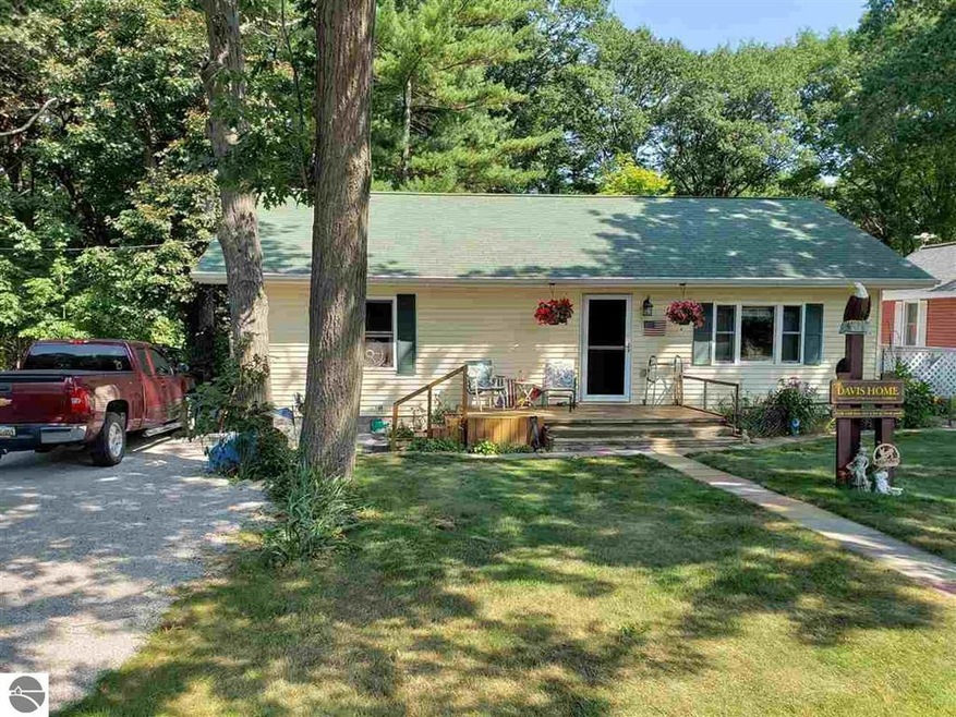 5449 E Michigan Ave, Au Gres, MI 48703 - photo 1