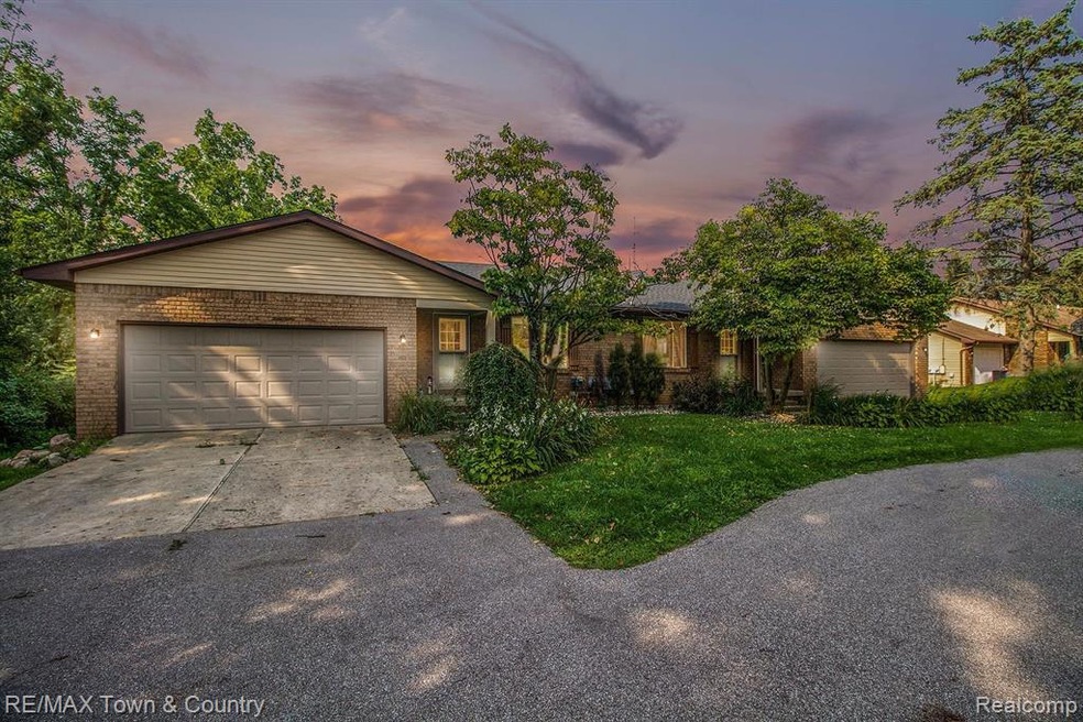 8040 Potter Rd, Flushing, MI 48433 - photo 1