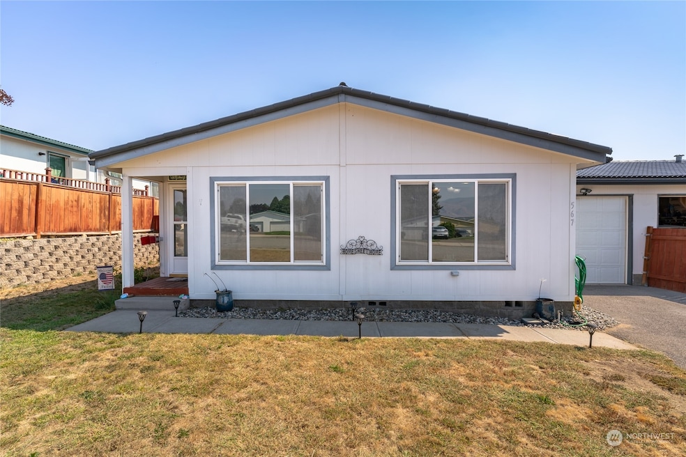 567 Morning View Ave, East Wenatchee, WA 98802 - photo 1
